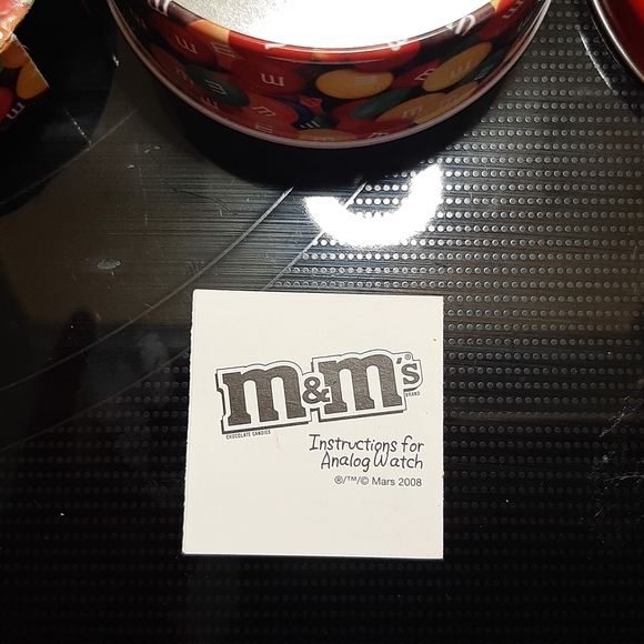 M&M'S Red Watch in tin - Picture 6 of 6